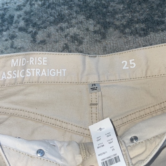 Off-White Mid-Rise Classic Straight Leg Jeans - Picture 4 of 6